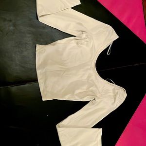 New never worn Lululemon Athleta long sleeve align top. In white opal.